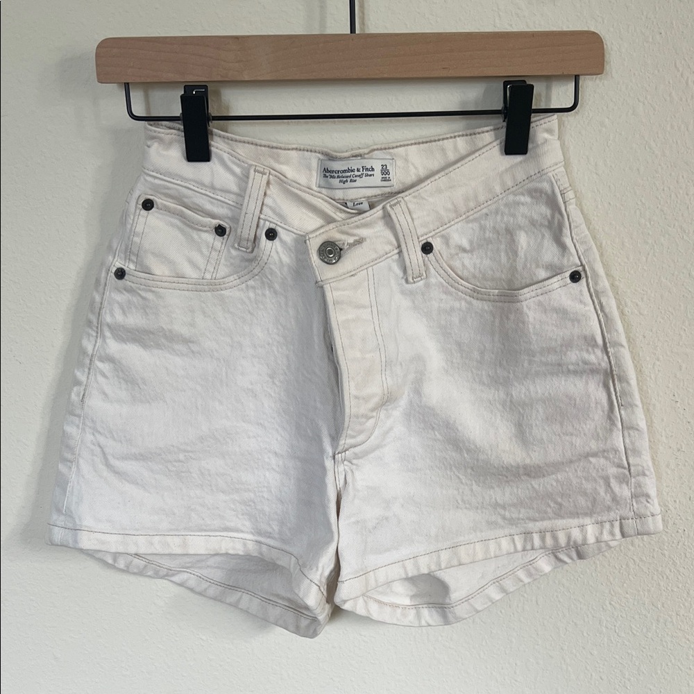 Abercrombie & Fitch Jean Shorts The 90s Relaxed Cut-Off High Rise Curve Love